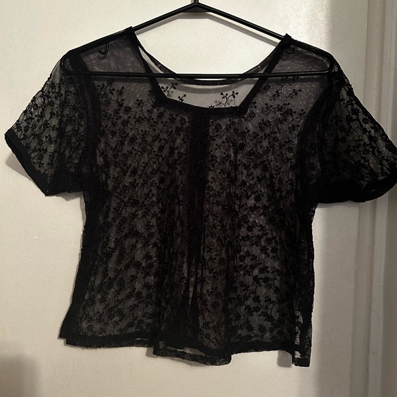 5 FOR 40 🎉 Black Laced / Mesh Top - Picture 3 of 3